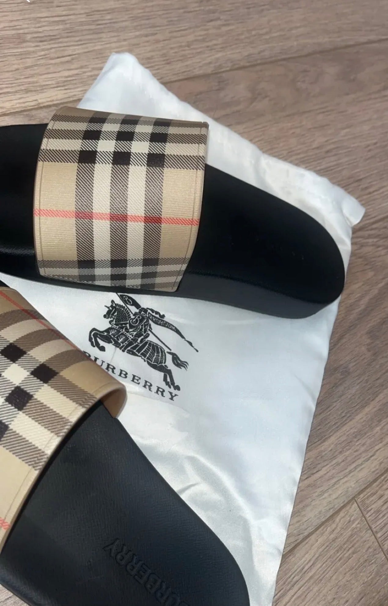 Inspired by (Burberry)