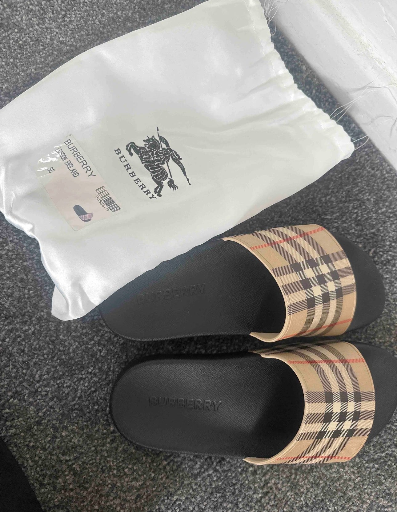 Inspired by (Burberry)